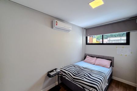 Casa à venda com 320m², 4 quartos e 2 vagas Casa à venda com 320m², 4 quartos e 2 vagasQuarto 4 - Suíte