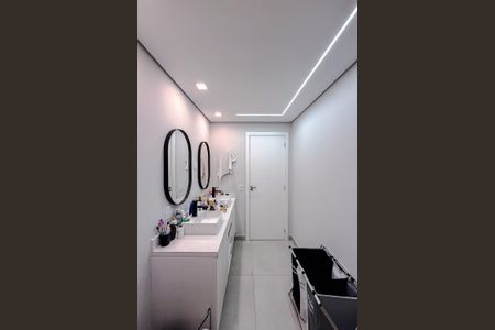 Casa à venda com 320m², 4 quartos e 2 vagas Casa à venda com 320m², 4 quartos e 2 vagasBanheiro da Suíte