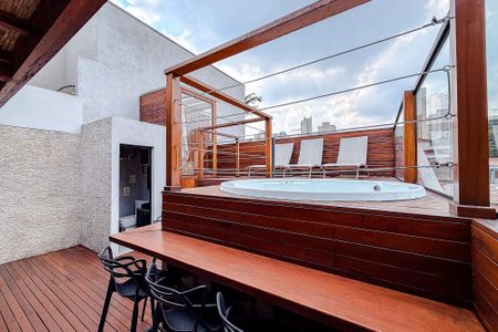 Casa à venda com 320m², 4 quartos e 2 vagas Casa à venda com 320m², 4 quartos e 2 vagasÁrea externa