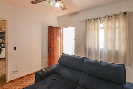 Casa à venda com 169m², 4 quartos e 2 vagasSala