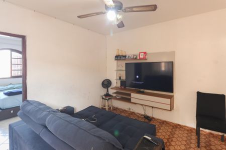 Casa à venda com 169m², 4 quartos e 2 vagasSala
