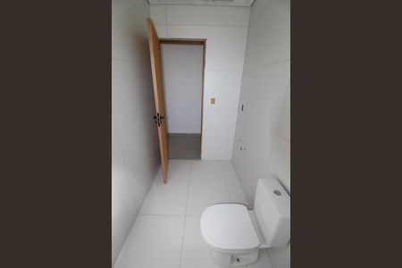 Casa de condomínio para alugar com 265m², 3 quartos e 4 vagasBanheiro da Suíte