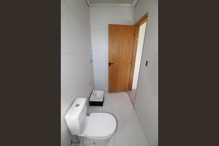 Casa de condomínio para alugar com 265m², 3 quartos e 4 vagasBanheiro da Suíte 2