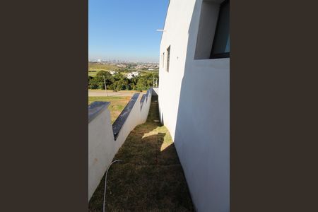 Casa de condomínio para alugar com 265m², 3 quartos e 4 vagasQuintal
