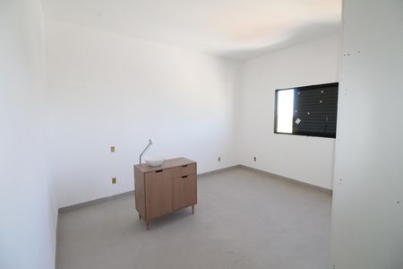 Casa de condomínio para alugar com 265m², 3 quartos e 4 vagasSuíte 3