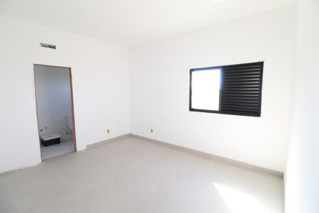 Casa de condomínio para alugar com 265m², 3 quartos e 4 vagasSuíte 1