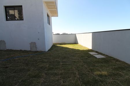 Casa de condomínio para alugar com 265m², 3 quartos e 4 vagasQuintal
