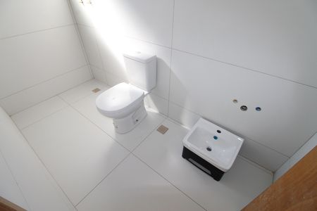 Casa de condomínio para alugar com 265m², 3 quartos e 4 vagasBanheiro da Suíte 2