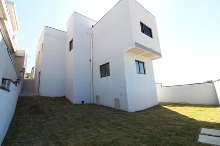 Casa de condomínio para alugar com 265m², 3 quartos e 4 vagasQuintal