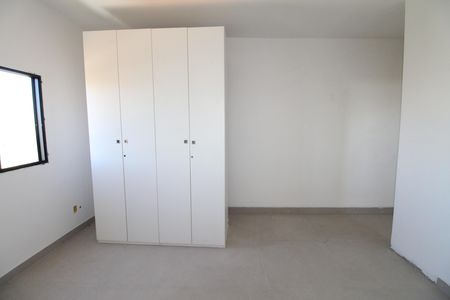 Casa de condomínio para alugar com 265m², 3 quartos e 4 vagasSuíte 3