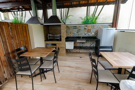 Apartamento à venda com 74m², 3 quartos e 1 vaga Apartamento à venda com 74m², 3 quartos e 1 vagaÁrea comum - Churrasqueira