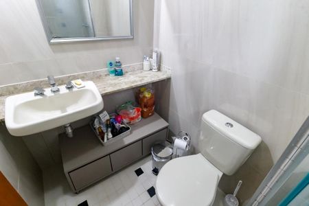 Apartamento à venda com 74m², 3 quartos e 1 vaga Apartamento à venda com 74m², 3 quartos e 1 vagaBanheiro da Suíte