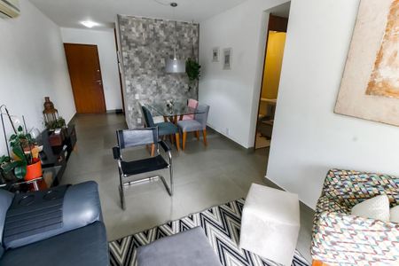 Apartamento à venda com 74m², 3 quartos e 1 vaga Apartamento à venda com 74m², 3 quartos e 1 vagaSala