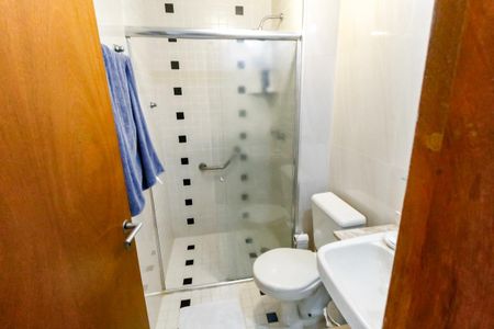 Apartamento à venda com 74m², 3 quartos e 1 vaga Apartamento à venda com 74m², 3 quartos e 1 vagaBanheiro Corredor