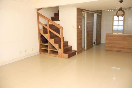 Sala de casa de condomínio para alugar com 2 quartos, 87m² em Stella Maris, Salvador