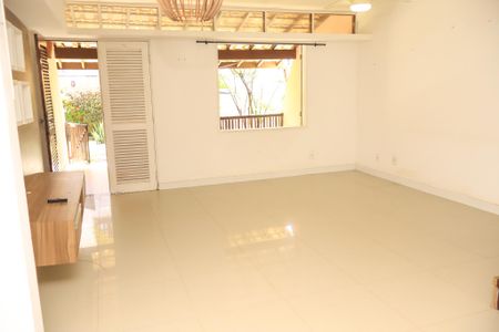 Sala de casa de condomínio para alugar com 2 quartos, 87m² em Stella Maris, Salvador