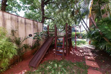 Apartamento para alugar com 55m², 2 quartos e 1 vaga Apartamento para alugar com 55m², 2 quartos e 1 vagaÁrea comum - Playground