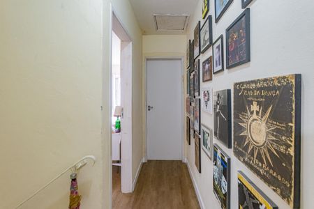 Casa à venda com 107m², 3 quartos e 2 vagasCorredor
