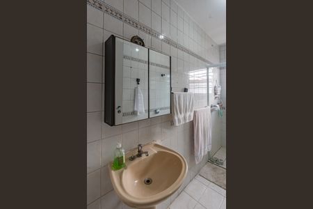 Casa à venda com 107m², 3 quartos e 2 vagasBanheiro