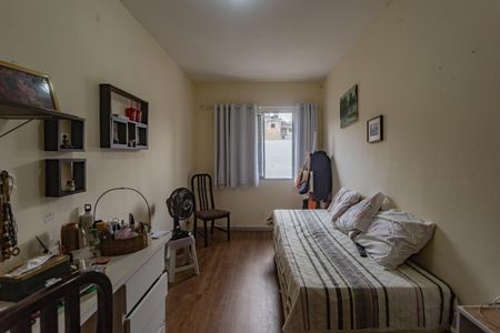 Casa à venda com 107m², 3 quartos e 2 vagasSala