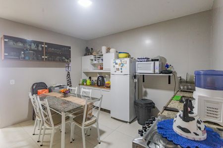 Casa à venda com 107m², 3 quartos e 2 vagasCozinha