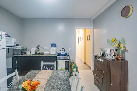 Casa à venda com 107m², 3 quartos e 2 vagasCozinha