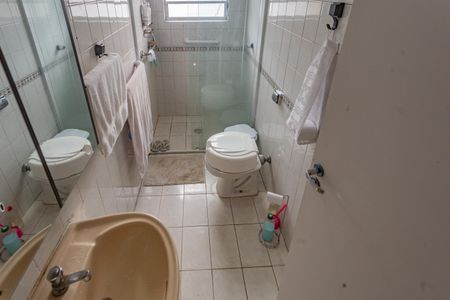 Casa à venda com 107m², 3 quartos e 2 vagasBanheiro