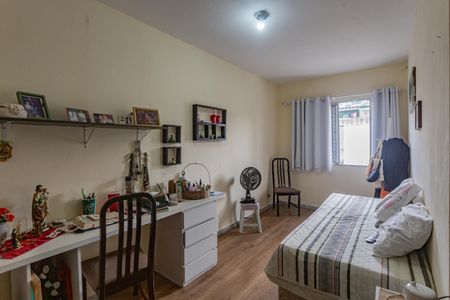 Casa à venda com 107m², 3 quartos e 2 vagasSala