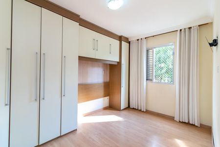 Apartamento à venda com 82m², 3 quartos e 2 vagasQuarto 1