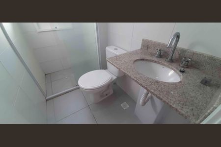 Apartamento à venda com 64m², 2 quartos e 2 vagasBanheiro da Suíte 1