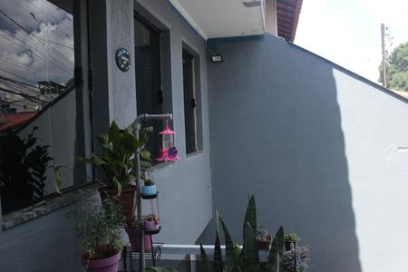 Casa para alugar com 250m², 3 quartos e 8 vagasFachada interna 