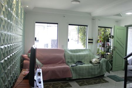 Casa para alugar com 250m², 3 quartos e 8 vagasSala 