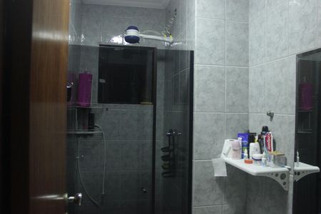 Casa para alugar com 250m², 3 quartos e 8 vagasBanheiro social 