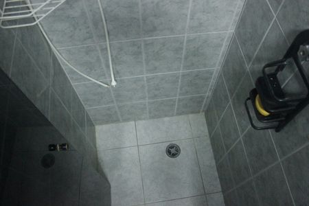 Casa para alugar com 250m², 3 quartos e 8 vagasBanheiro social 