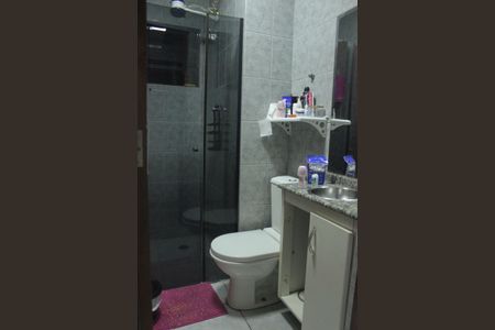 Casa para alugar com 250m², 3 quartos e 8 vagasBanheiro social 