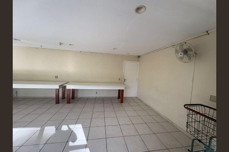 Apartamento à venda com 78m², 2 quartos e 1 vaga Apartamento à venda com 78m², 2 quartos e 1 vagaÁrea comum - Salão de festas