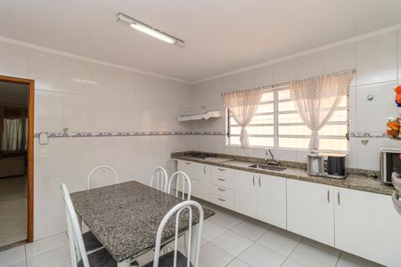Casa à venda com 142m², 3 quartos e 2 vagasCozinha
