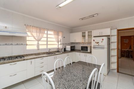 Casa à venda com 142m², 3 quartos e 2 vagasCozinha