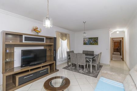 Sala de casa à venda com 3 quartos, 142m² em Vila Nivi, São Paulo