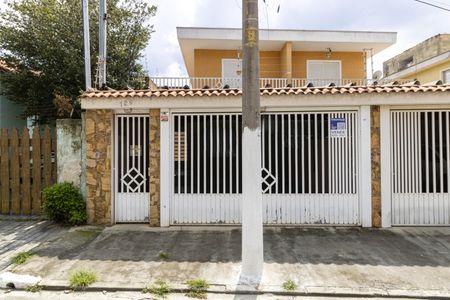 Casa à venda com 142m², 3 quartos e 2 vagasFachada