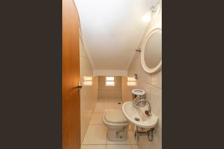 Casa à venda com 142m², 3 quartos e 2 vagasLavabo