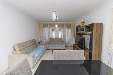 Casa à venda com 142m², 3 quartos e 2 vagasSala