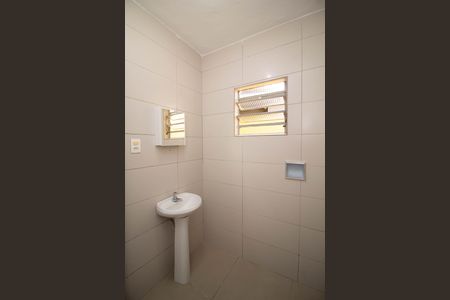 Casa para alugar com 160m², 2 quartos e 1 vaga Casa para alugar com 160m², 2 quartos e 1 vagaBanheiro