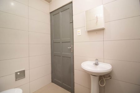 Casa para alugar com 160m², 2 quartos e 1 vaga Casa para alugar com 160m², 2 quartos e 1 vagaBanheiro