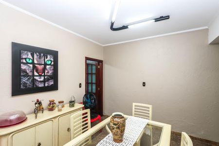 Casa à venda com 234m², 3 quartos e 4 vagas Casa à venda com 234m², 3 quartos e 4 vagasCopa