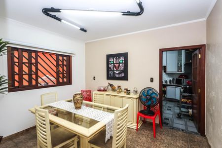 Casa à venda com 234m², 3 quartos e 4 vagas Casa à venda com 234m², 3 quartos e 4 vagasCopa