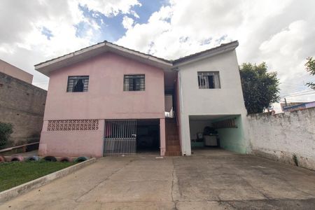 Casa para alugar com 146m², 3 quartos e 7 vagasFachada