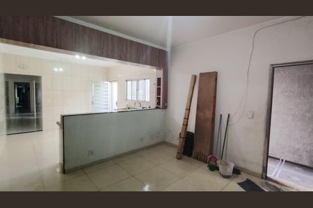Sala de casa para alugar com 2 quartos, 172m² em Vila Maria de Maggi, Suzano