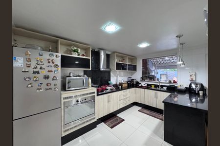 Casa de condomínio para alugar com 257m², 4 quartos e 3 vagas Casa de condomínio para alugar com 257m², 4 quartos e 3 vagasCozinha