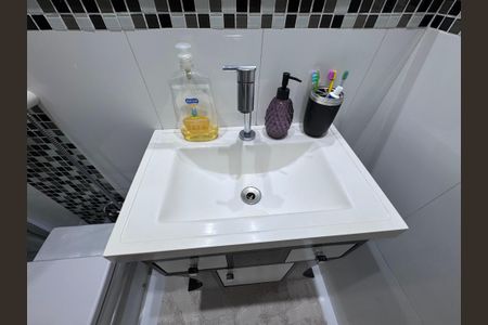 Casa de condomínio para alugar com 257m², 4 quartos e 3 vagas Casa de condomínio para alugar com 257m², 4 quartos e 3 vagasBanheiro Social